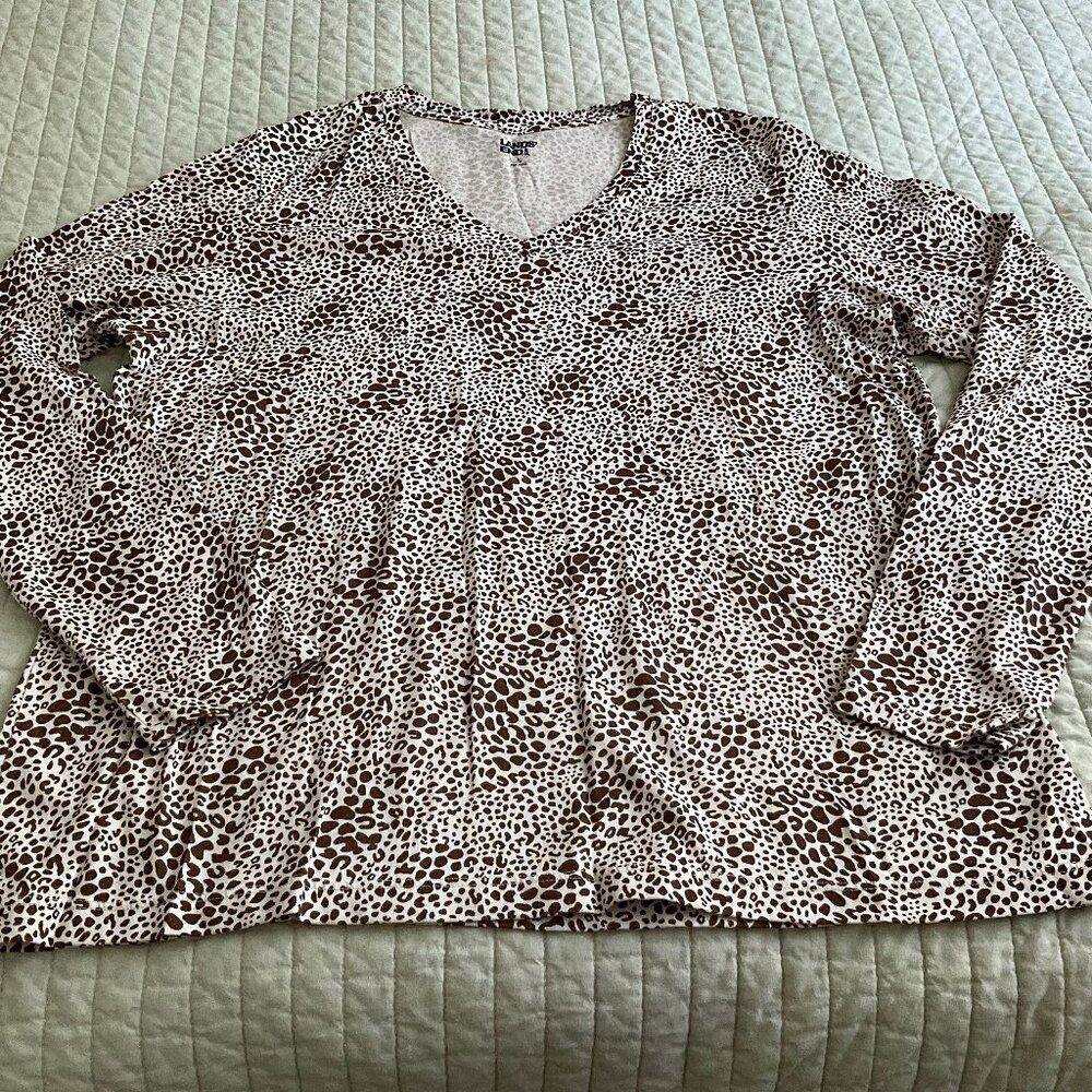 Lands End Womens NWT Leopard Print V Neck Long Sleeve Tee
